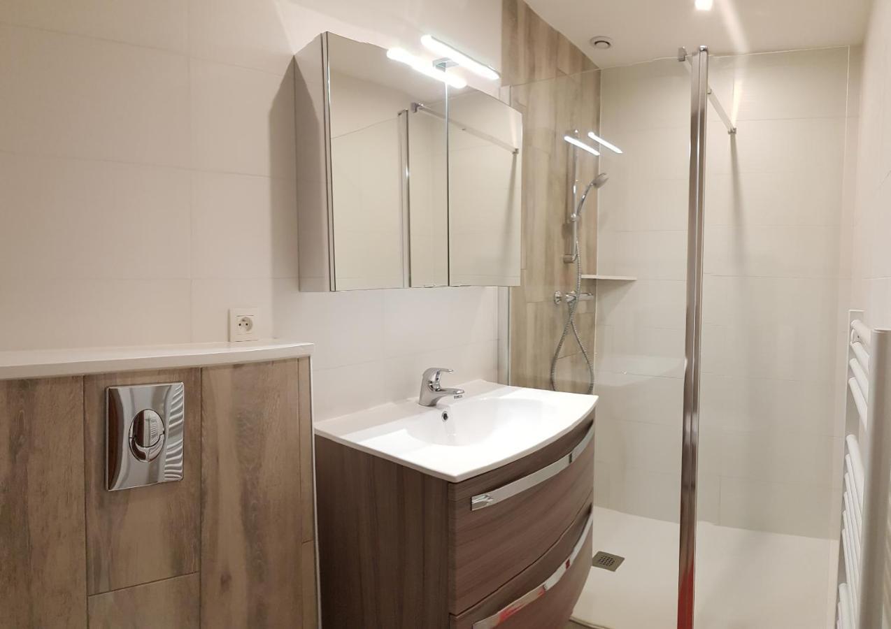 Gites de La Croisée des Chemins - Piscine Chauffée - Spa, Hammam et Sauna Izeaux Extérieur photo